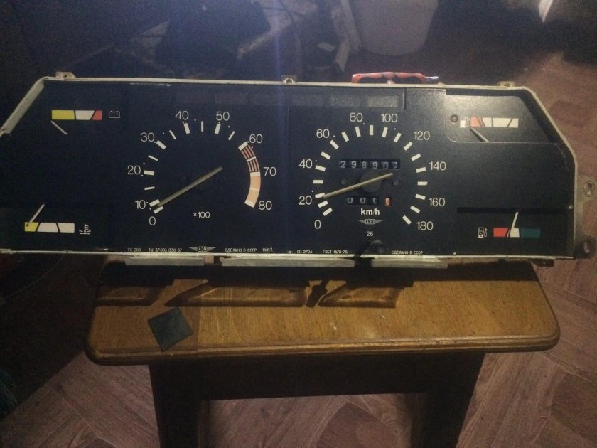 Щиток приборов Москвич 2141