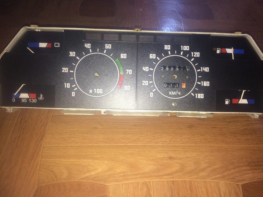 Панель управления Москвич 2141