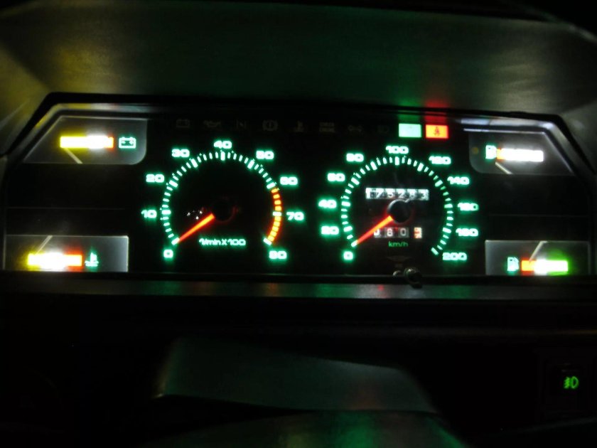 Щиток приборов Москвич 2141