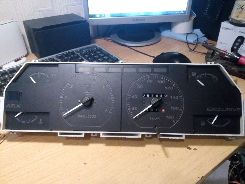 Приборная панель АЗЛК 2141