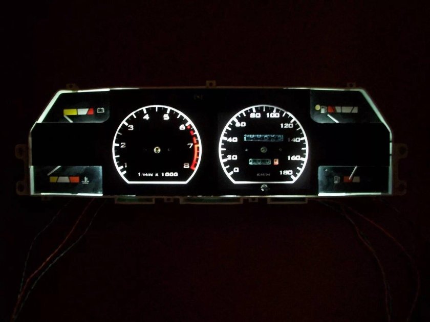 Приборная панель Москвич 2141