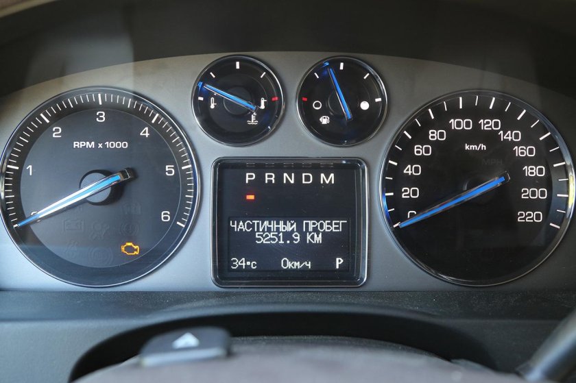 Cadillac Escalade 2008 приборная