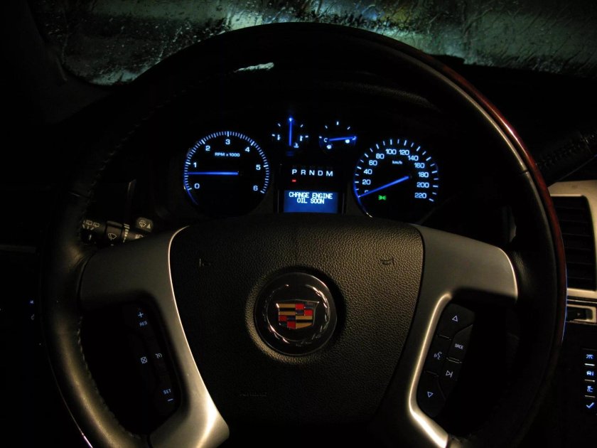 Cadillac Escalade 2008 приборная