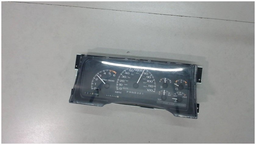 Cadillac Escalade панель приборов