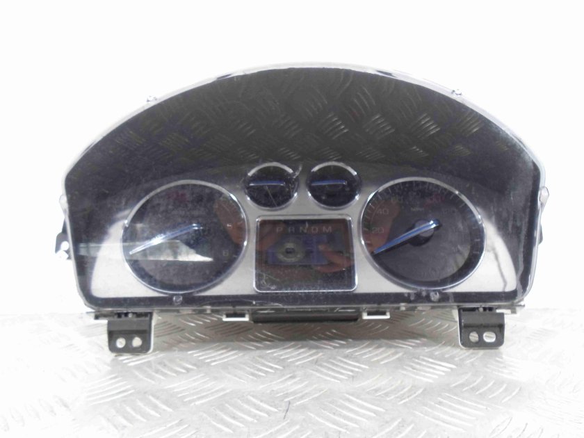 Панель приборов Эскалейд 3