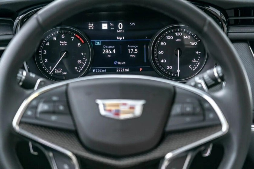 Приборная панель Кадиллак xt5