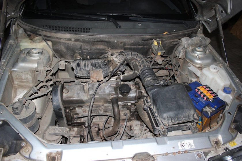 ВАЗ 2111 под капотом