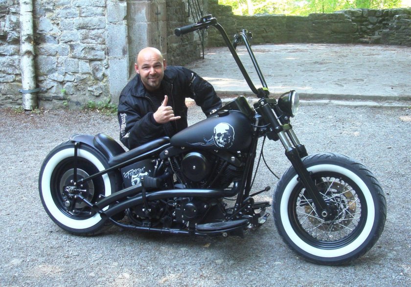 Олд скул боббер мотоцикл