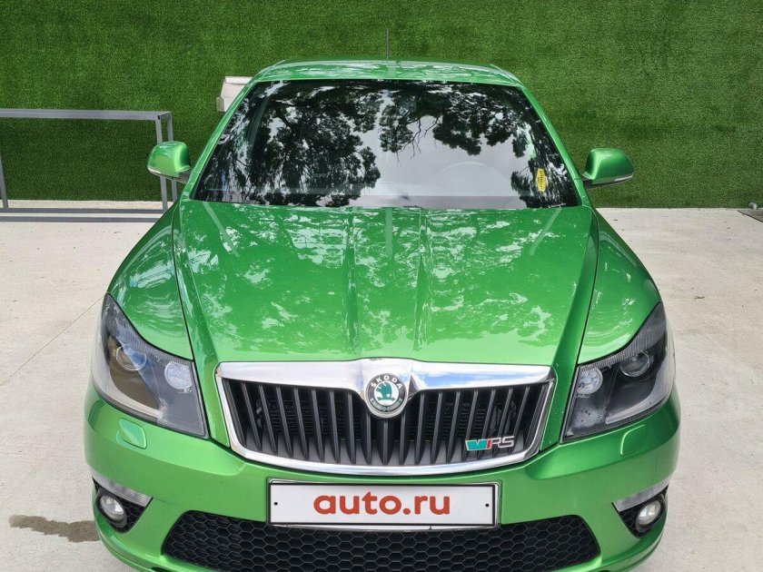 Шкода Октавия 2 2.0 TSI MT