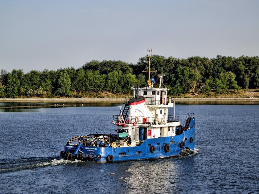 Речные буксиры и толкачи