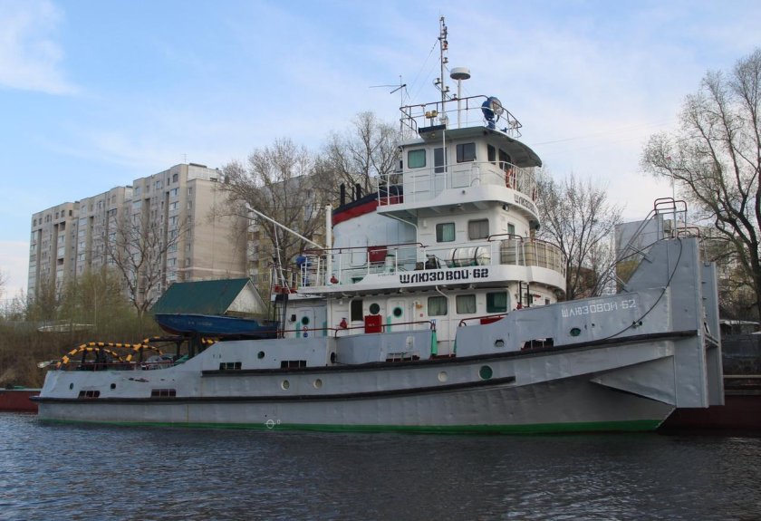 Буксир-толкач «Шлюзовой-48»