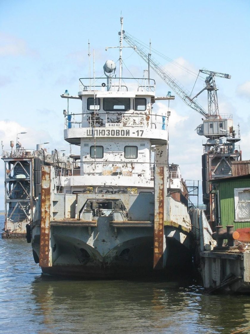 Шлюзовой теплоход