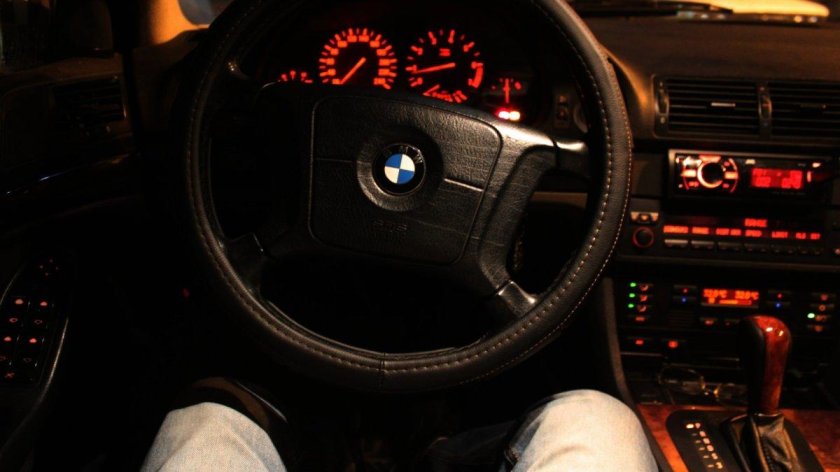 За рулём BMW e34