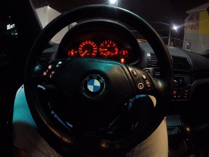 БМВ е60 за рулем