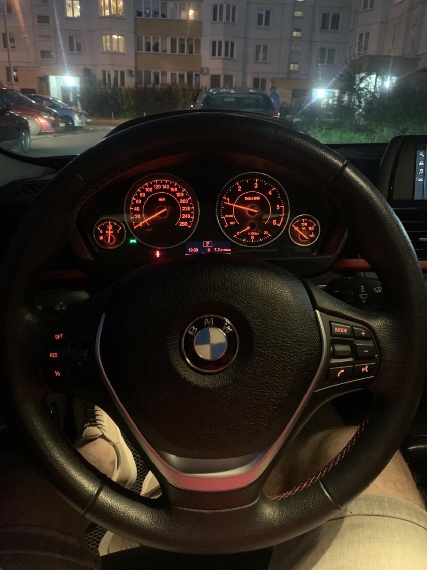 БМВ е60 за рулем