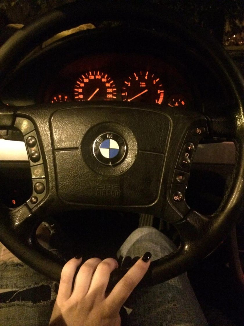 За рулем БМВ х5
