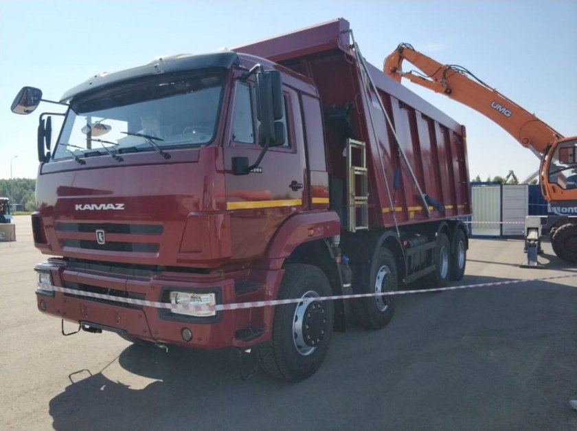 Четырехосный КАМАЗ