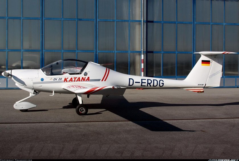 Diamond aircraft dv20