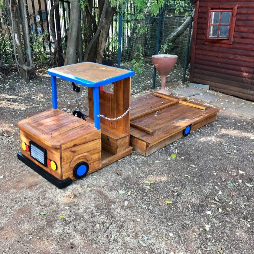 Машинка для песочницы