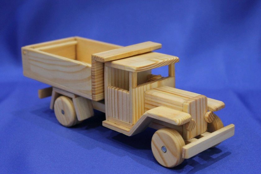 Деревянная машина