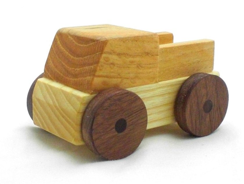 Машина из дерева