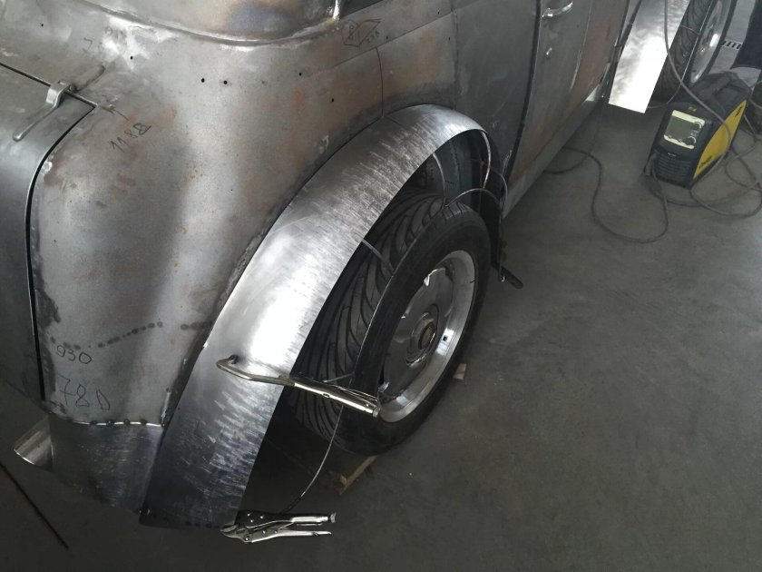 Крыло заднее Москвич 400