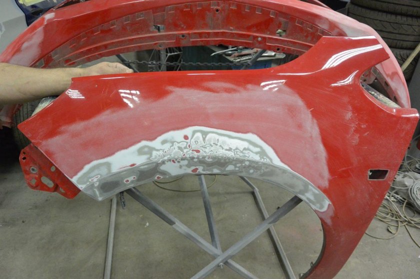 Крыло автомобиля