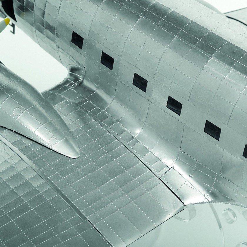 Титановая обшивка самолета