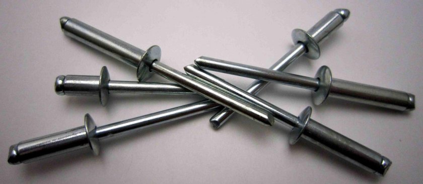 Заклепка вытяжная 5х20