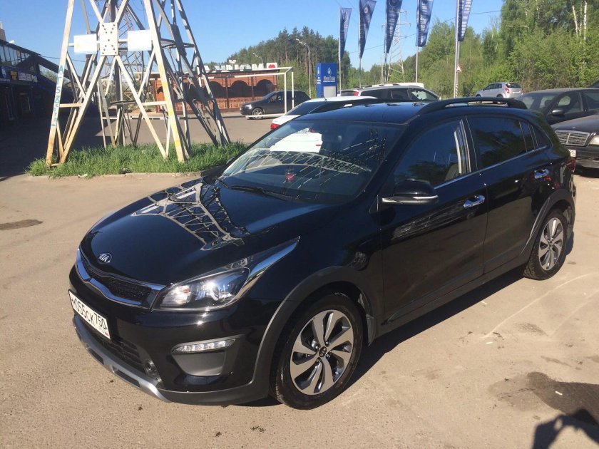 Kia Rio XLINE черная
