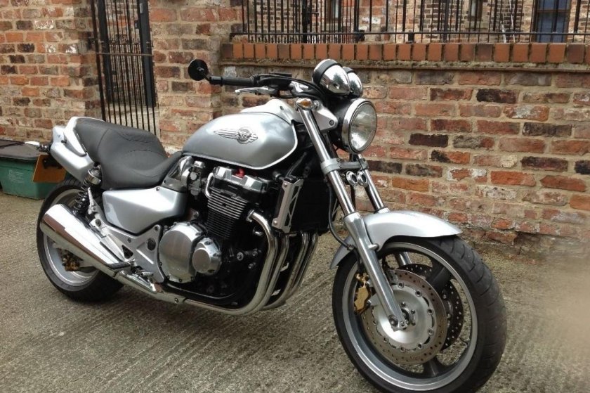 Мотоцикл Honda x4