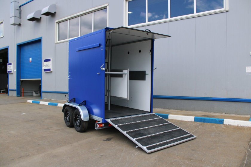 Прицеп коневоз