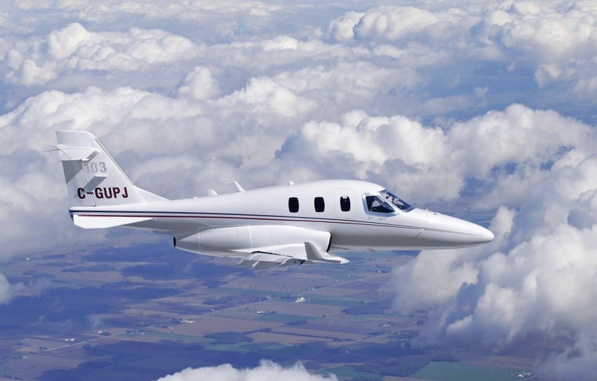 Даймонд самолет Джет