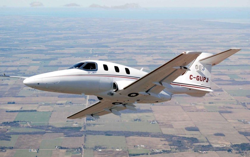 Даймонд самолет Джет