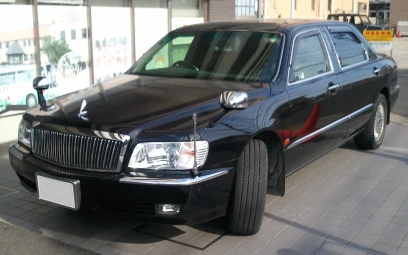 Mitsubishi Dignity 1999