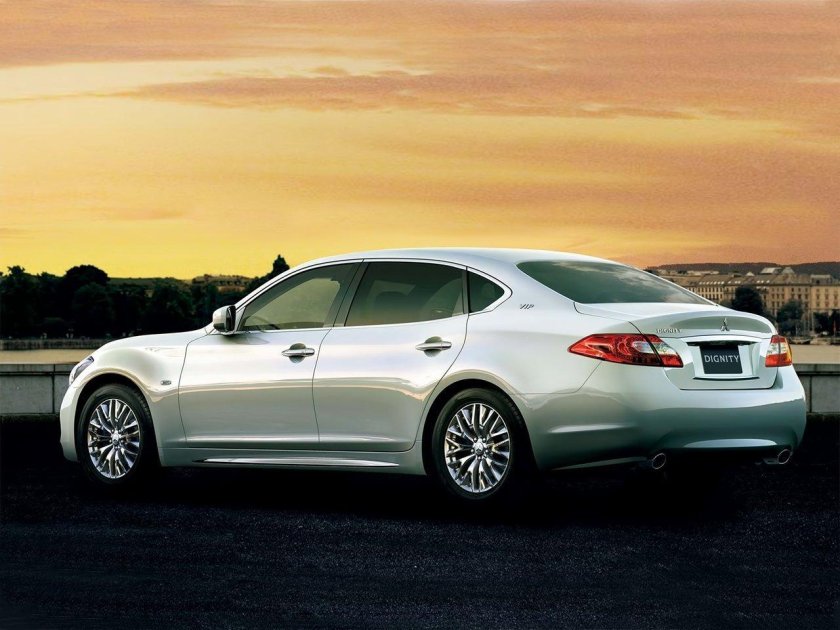 Мицубиси Дигнити