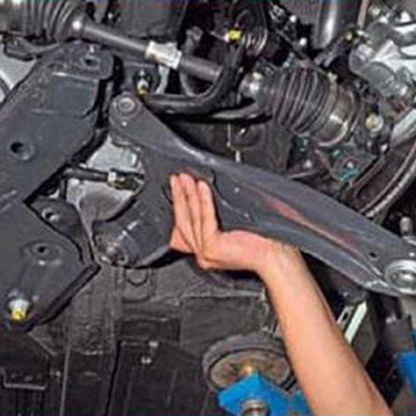 Передняя подвеска Хендай Солярис 2011 года