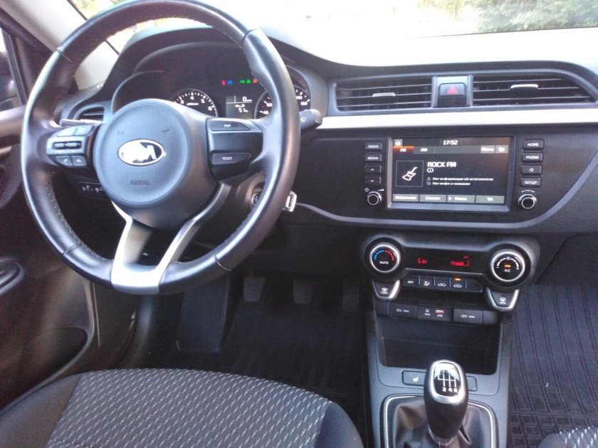 Киа Рио 2018 салон