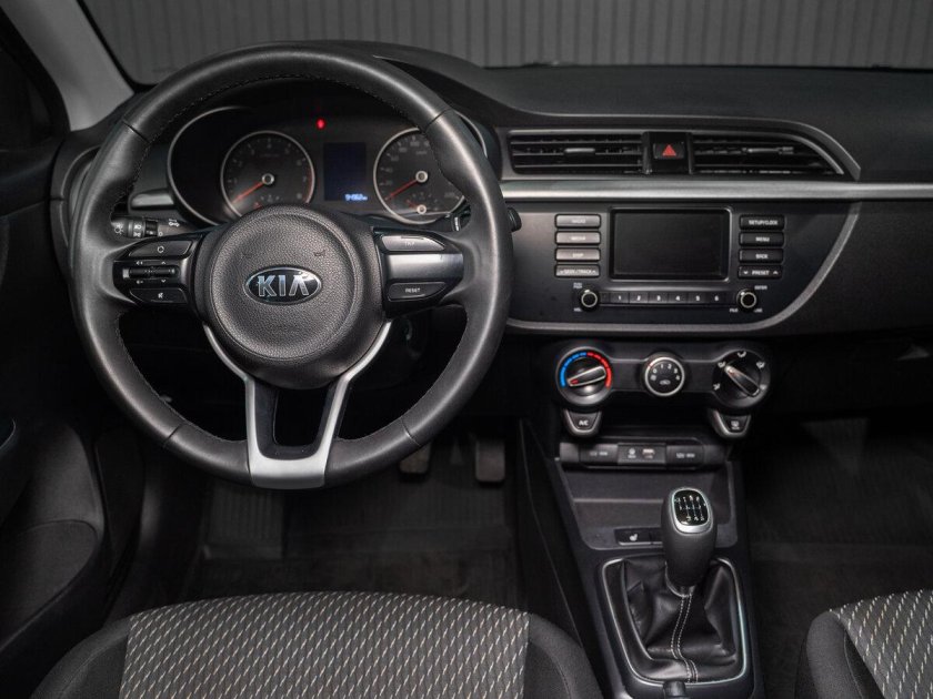 Kia Rio 2017 салон