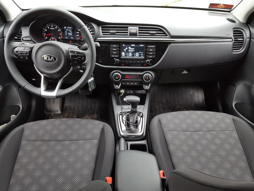 Kia Rio 2017 салон