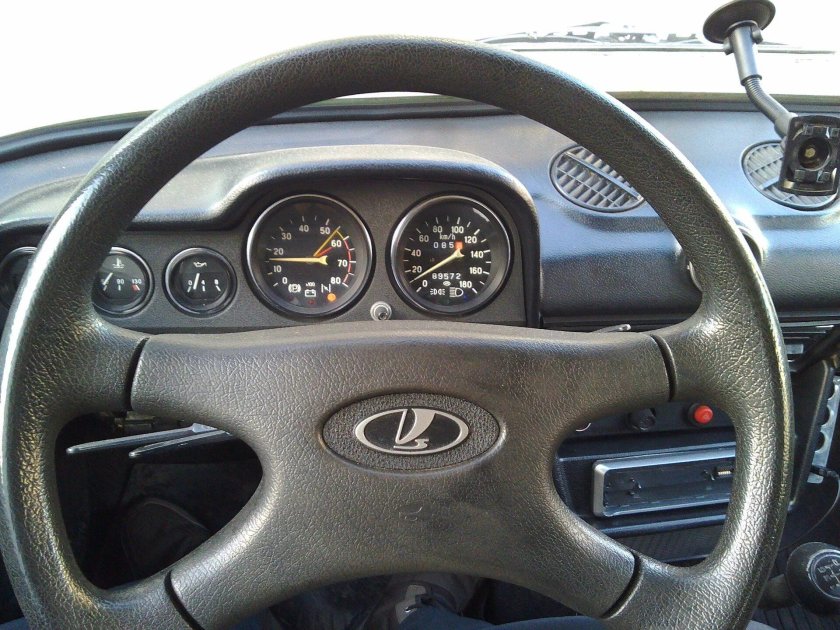 Лада 2106 панель приборов