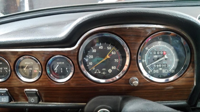 Приборная панель ВАЗ 2106