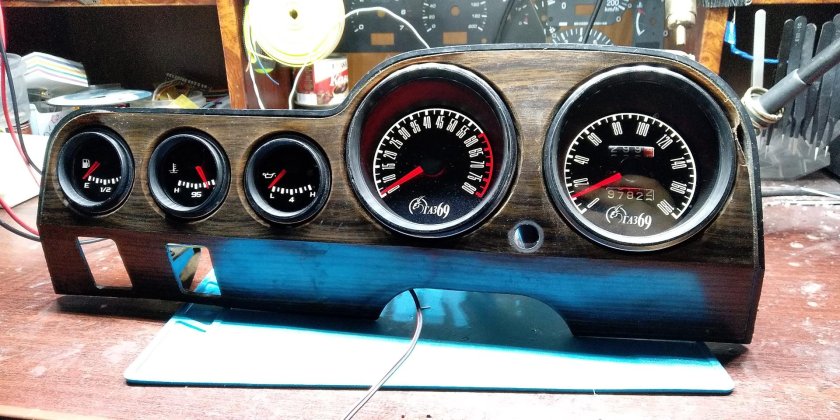 Электронная панель приборов на ВАЗ 2106