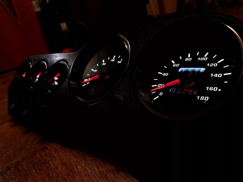 Тюнинговая панель приборов ВАЗ 2106