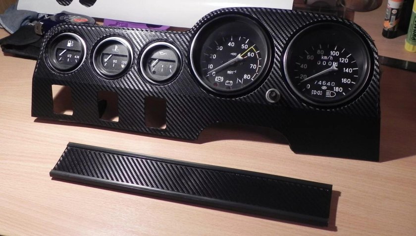 Щиток приборов ВАЗ 2106 карбон