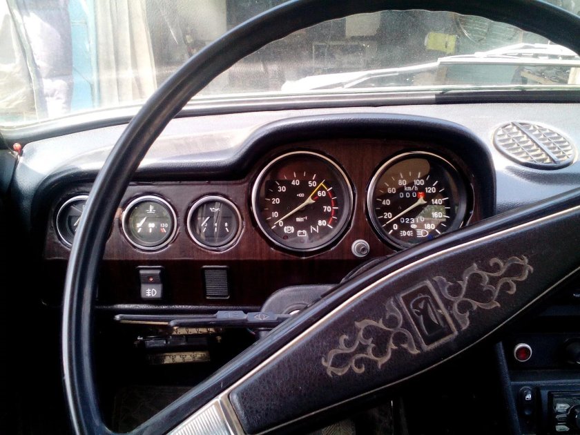 Приборка ВАЗ 2106 В салоне