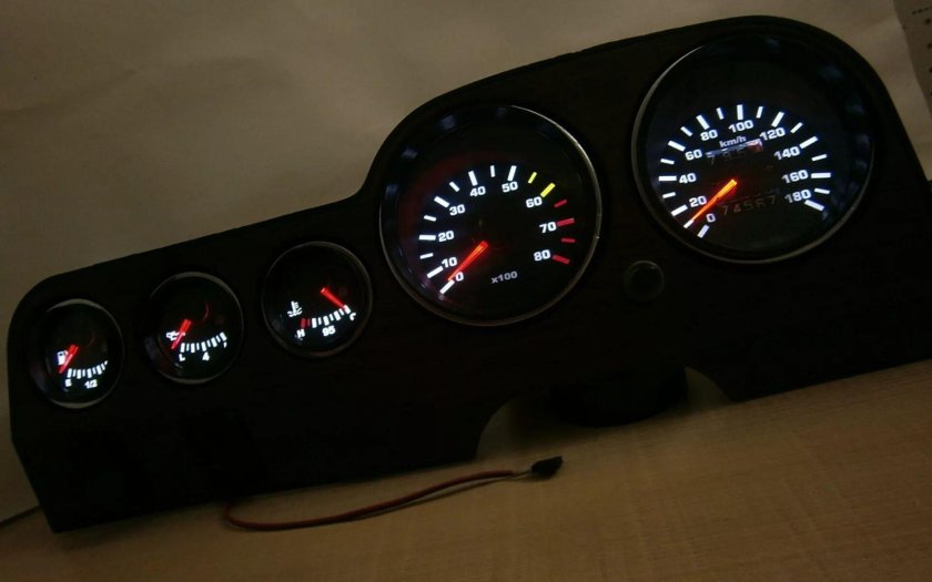 Приборная панель ВАЗ 2106