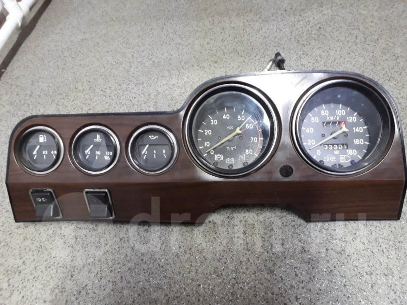 Вольтметр ВАЗ 2106