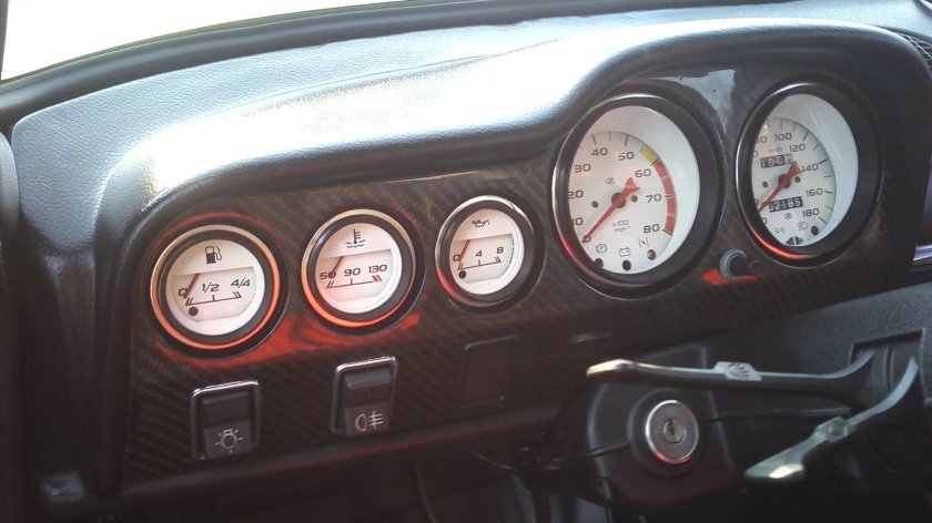 Приборная ВАЗ 2106