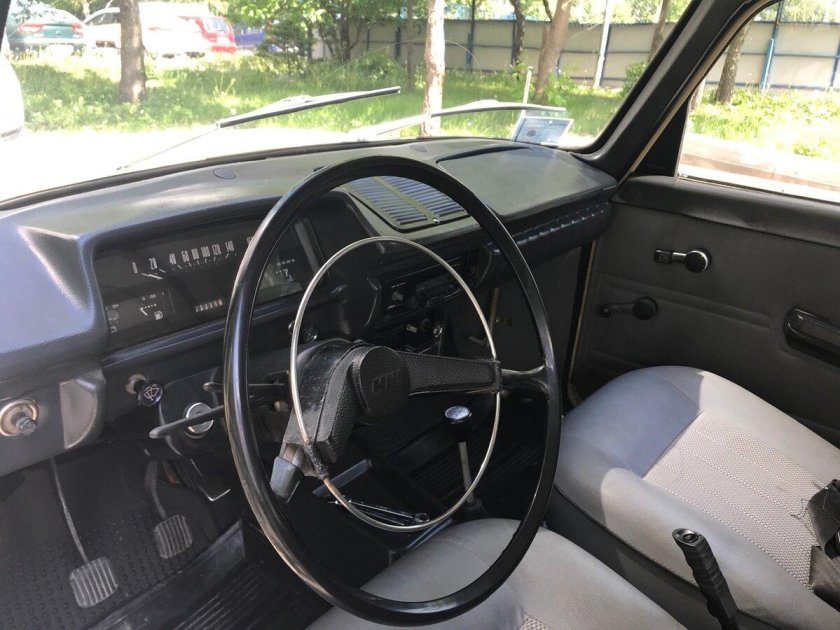 ИЖ Комби 21251 салон